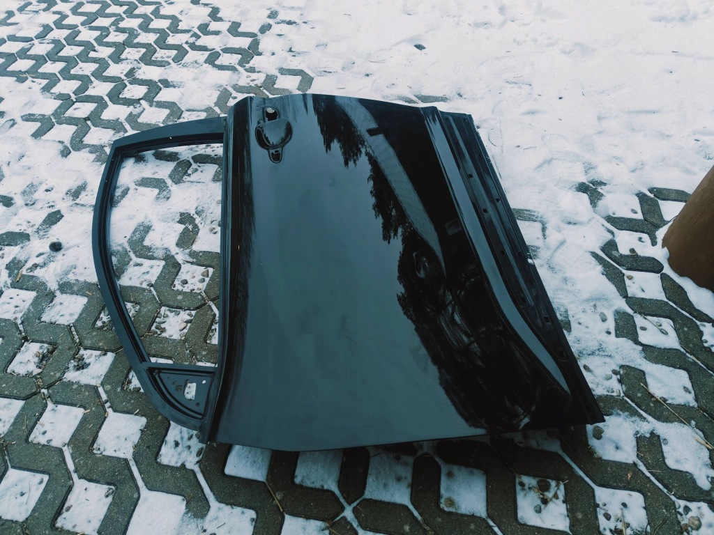 Двері ліва передні ліва перед hyundai kona 17- Недорого