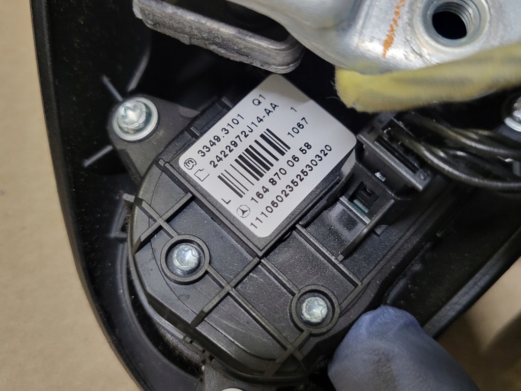 Воздуховод кожаный многофункциональный лепестки переключения кнопки mercedes ml w164 оригинальный номер eu Оригинал