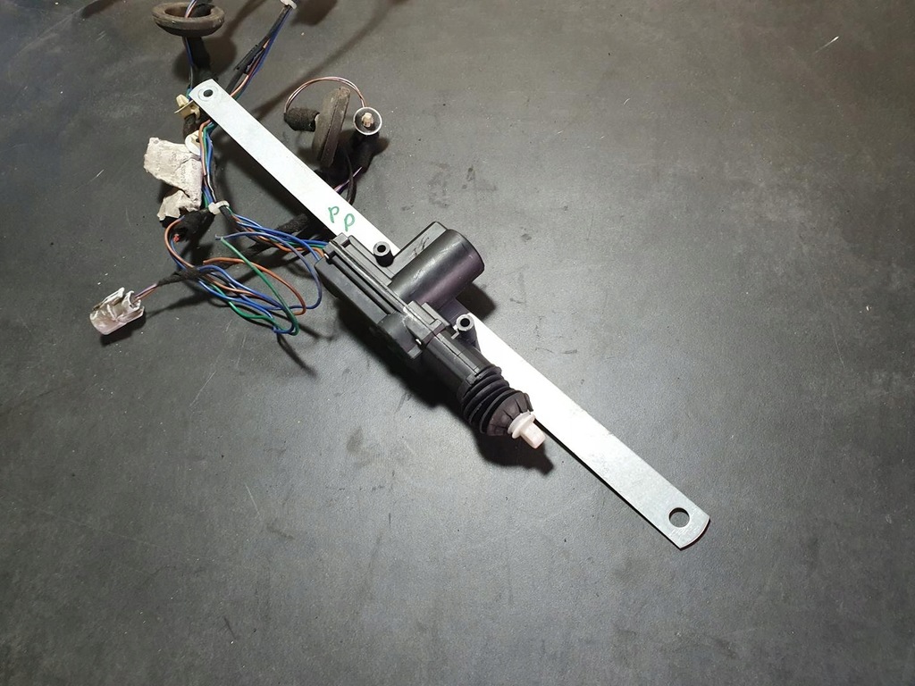 фото №11, Автомобиль skoda fabia i kombi привод замка центрального помпа правый перед