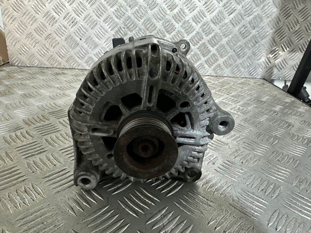 Bmw 7 e65 4.4d генератор 7797523 Оригинал