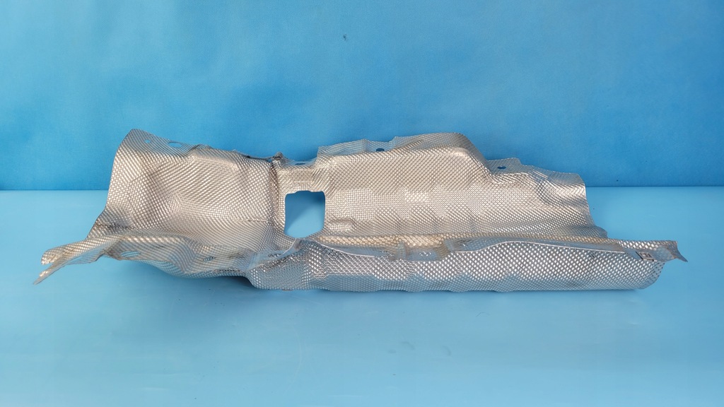 фото №7, Mercedes w206 защита тепловая туннель a2066808202