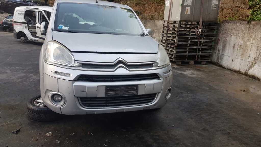 фото №1, Berlingo ii lift partner лампа левая левый перед europa