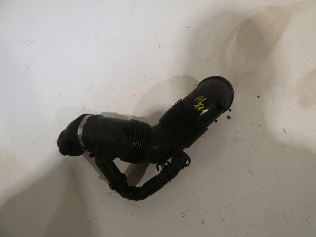 фото №1, Труба повітря 3c0129654m passat superb ii 1.6 tdi