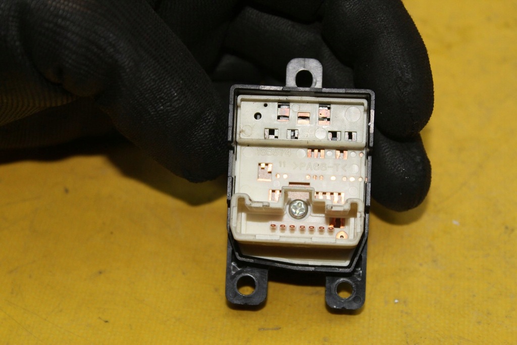 фото №6, Перемикач дзеркал лівий перед mazda 6 vi 183608