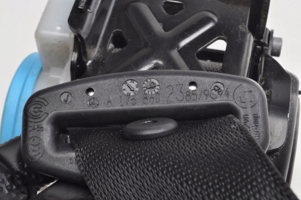 Mercedes w176 ремень безопасности левый задний  задний a1768602385 Недорого