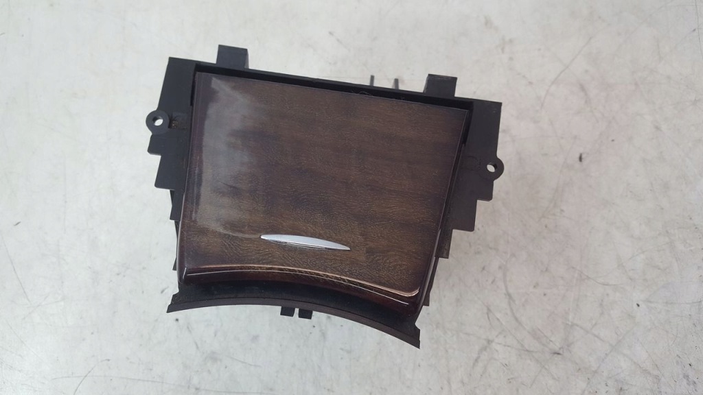 фото №1, Попільничка mercedes w211 2,0k