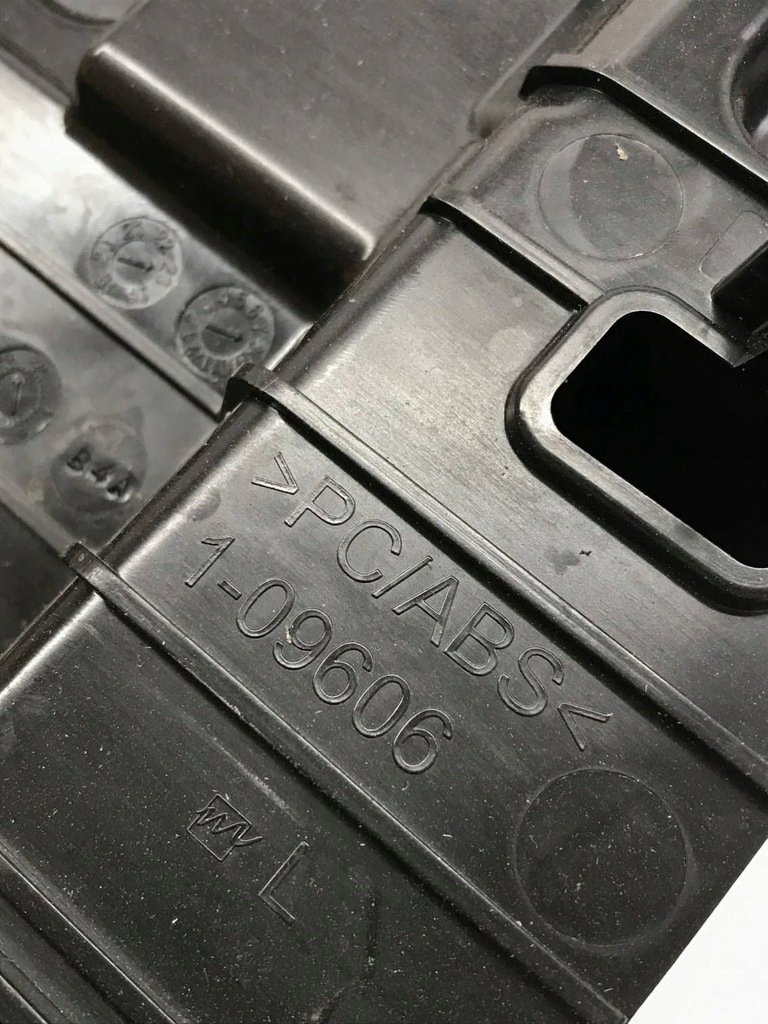 фото №8, Mercedes gla ii h247 захист обшивка блок двигуна середній задня правий a2476908200