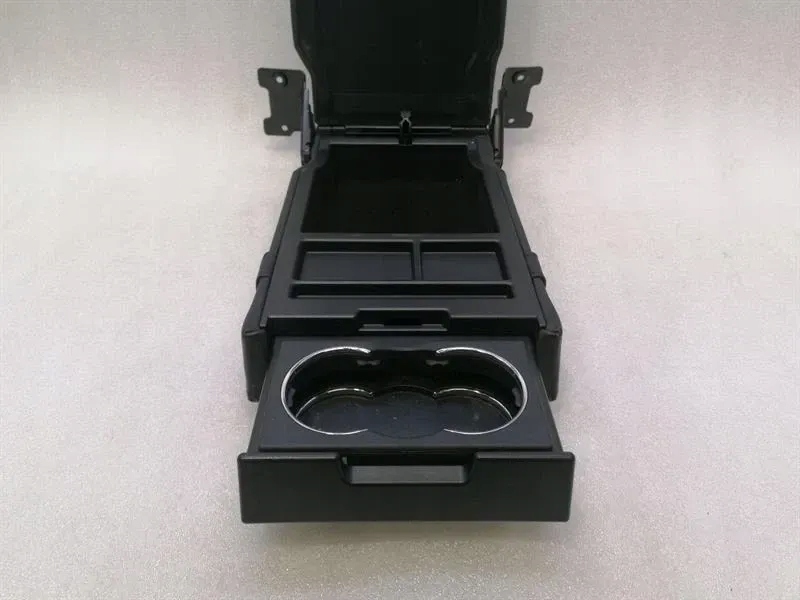 Mercedes cls w219 rear armrest a2199700130 центральний amg Зі Шроту