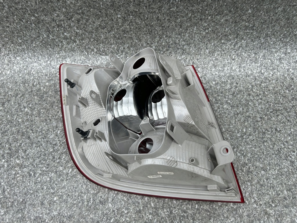 фото №4, Лампа правая задняя задняя fabia rapid 5jh945096