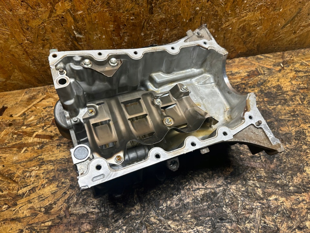 Піддон масляна оливи toyota yaris iii 1.5 vvt 2nr в Україні