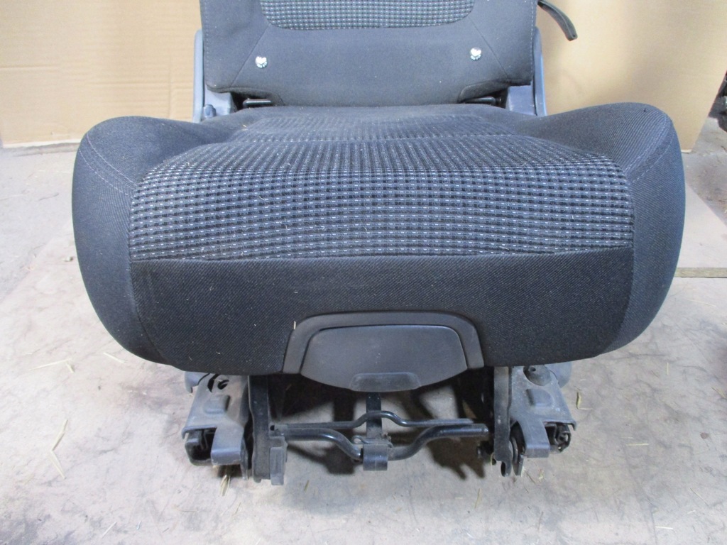 фото №3, Сиденье левый задняя peugeot 5008