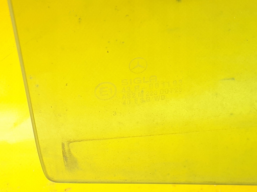 фото №4, Скло двері правий задня mercedes 124 kombi 84-97r