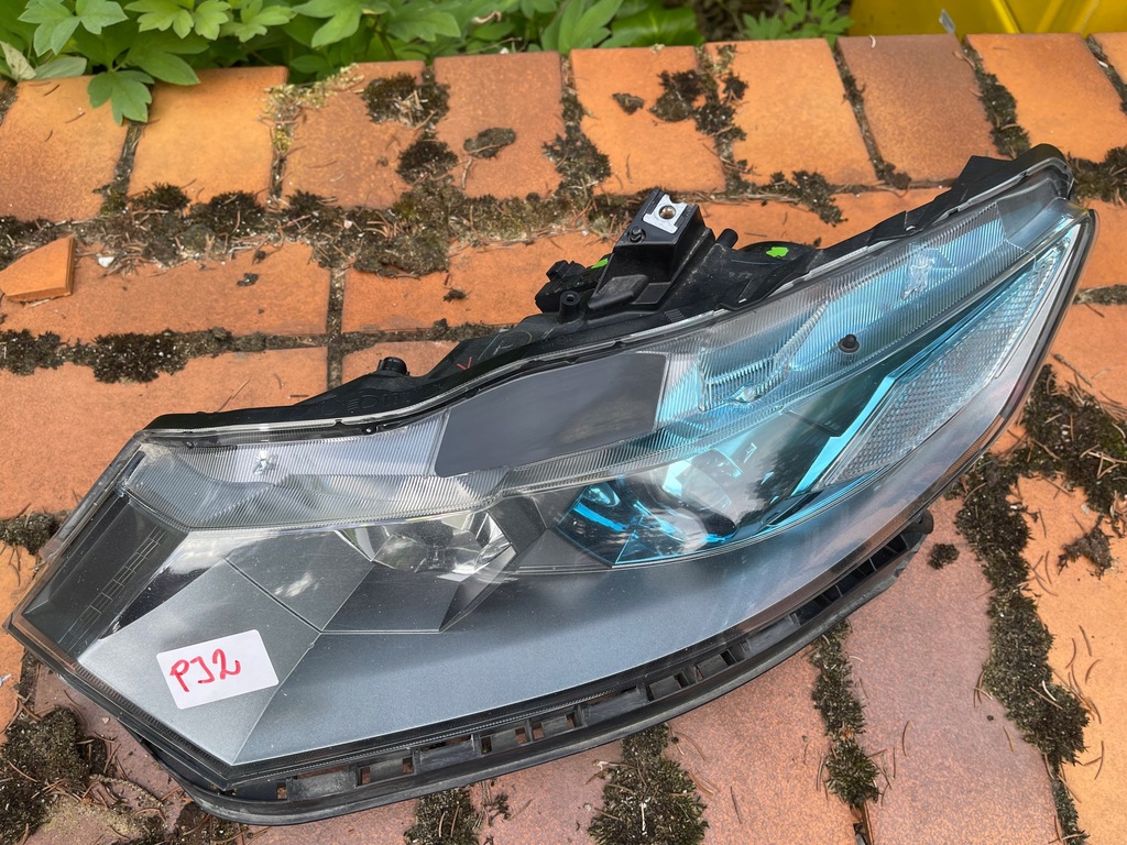 фото №5, Honda insight лампа передняя ксенон europa