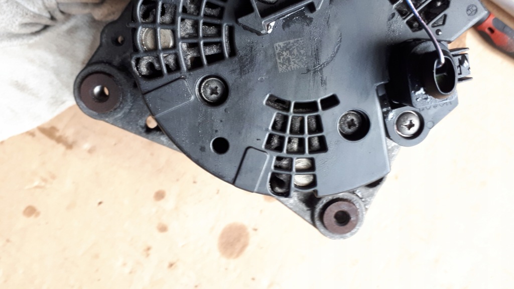 A4 b8 рестайлінг  a5 генератор bosch 2.0 tdi cjc Зі Шроту