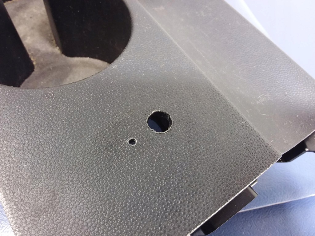 фото №3, Mazda 5 ii cw 10- консоль тунель середній