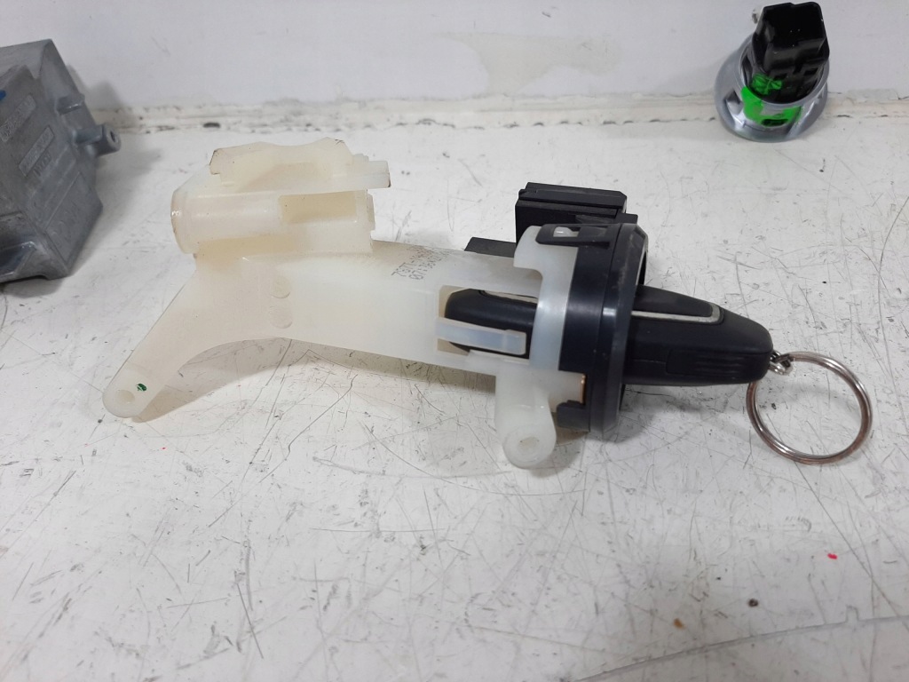 фото №8, Ford kuga mk2 2.0tdci euro6 15r замок запалювання ключ імобілайзер 7s7t-19h386-da