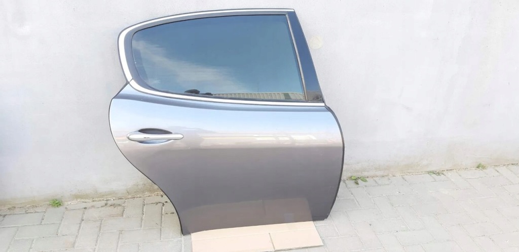 Купить Maserati quattroporte v дверь правый задний  задние m139a