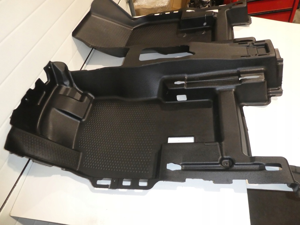 фото №9, Vw caddy v 5 коврик обшивка резиновый резиновый элемент 2k8863703b