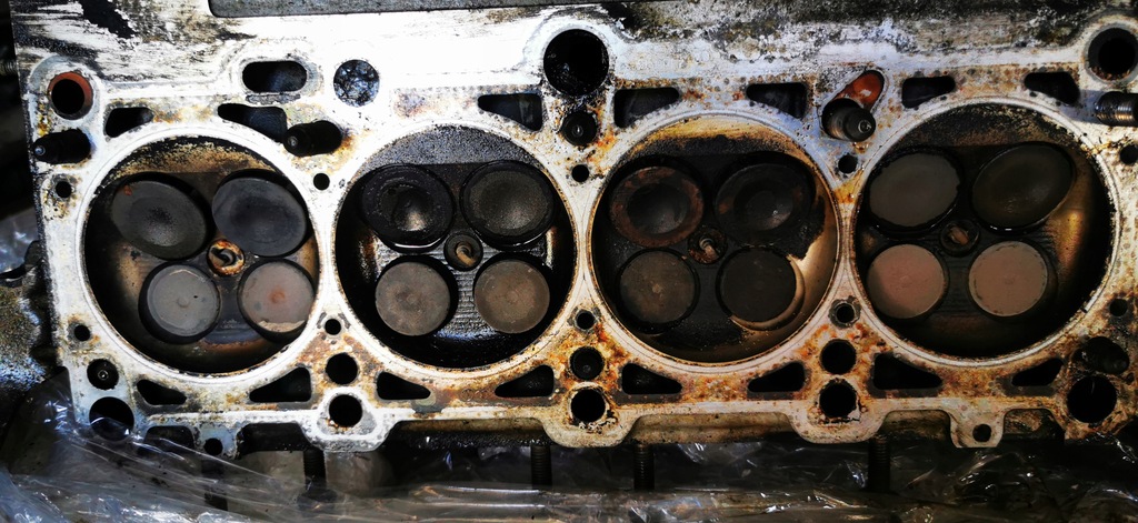 фото №12, Audi a8 d2 3.7 v8 головка двигателя левая