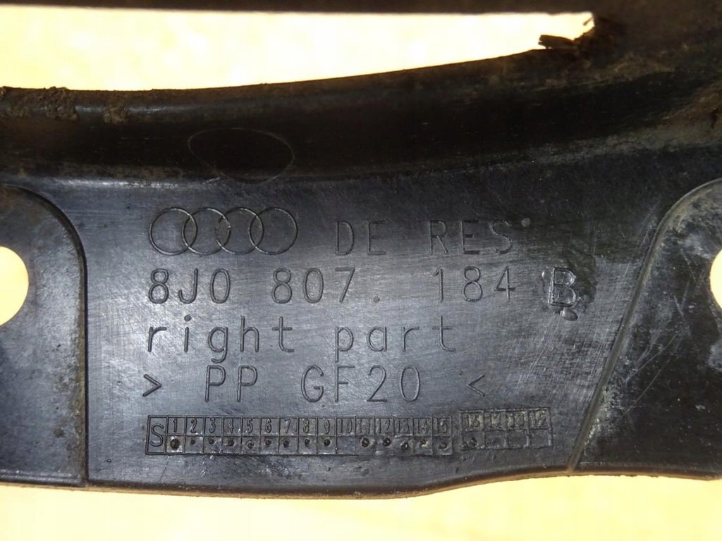 фото №11, Audi tt 8j 06-14 кронштейн направляющая бампера правый перед передний 8j0807184b