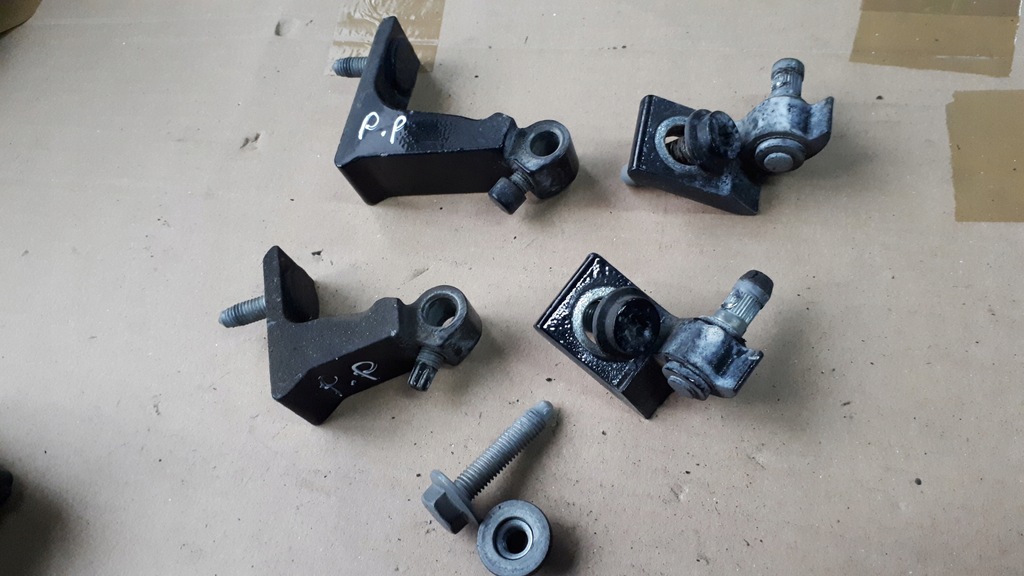 фото №1, A4 b9 8w петля петли дверь правый перед ly9t