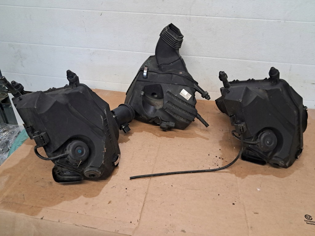 фото №12, Корпус фільтра повітря 059133835e audi a6 c6 3.0 tdi