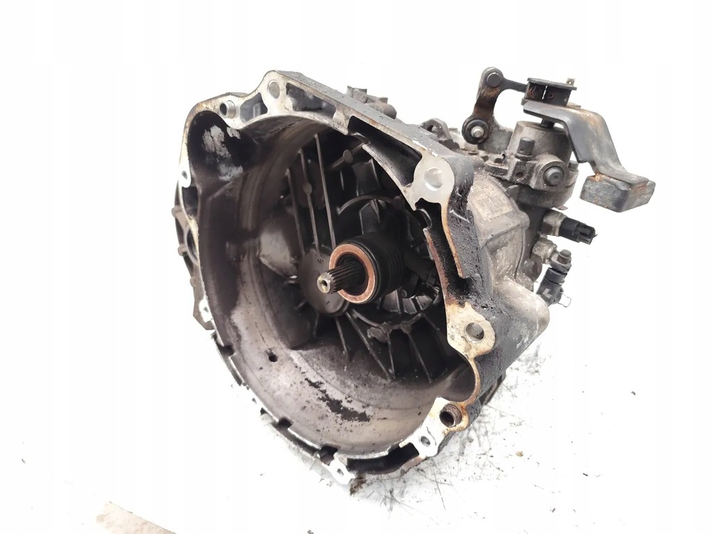 фото №9, Ssangyong xlv механическая 6-ступенчатая коробка передач передач e-xdi 160 дизель 2018 suv