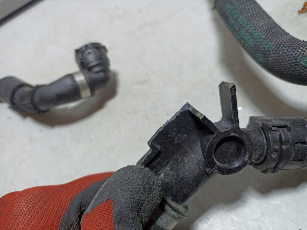 фото №5, Bmw 8 g15 wąż шланги wody 9868361 850 i 4.4 i