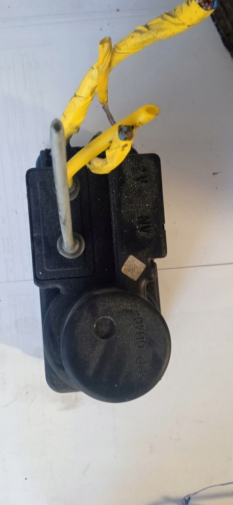 фото №1, Помпа замка центрального mercedes 2028001148