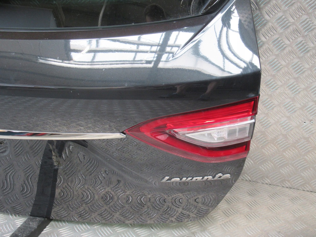 фото №6, Maserati levante крышка багажника задняя лампы nero 19r as3