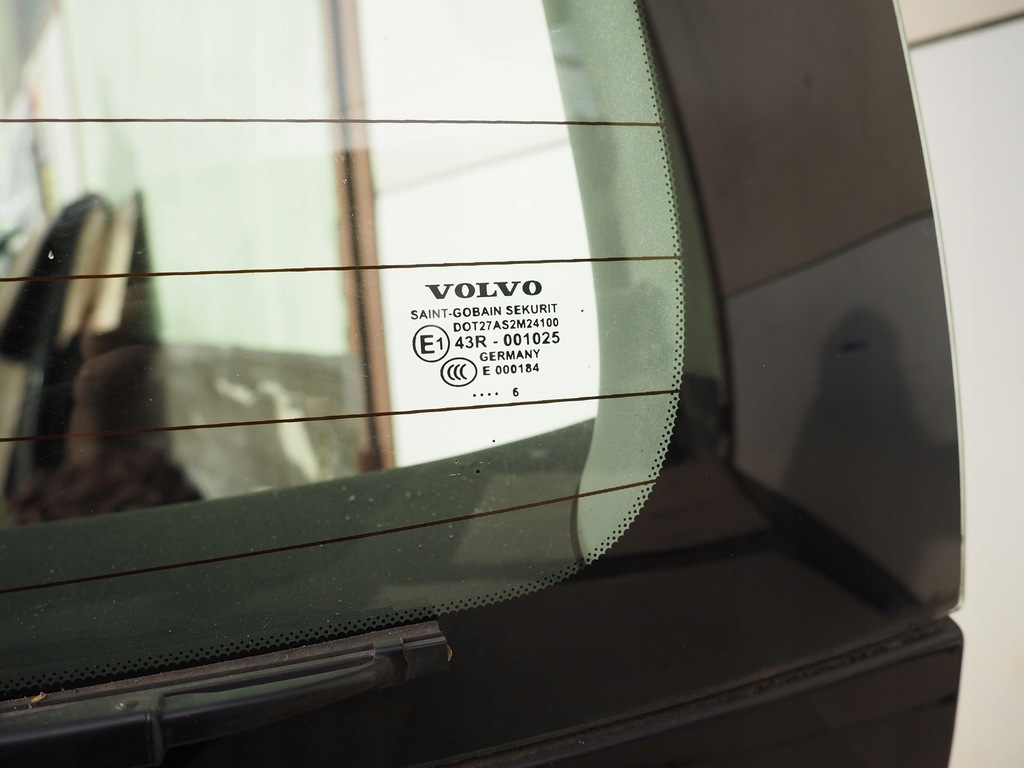 фото №10, Volvo v50 захист оббивка кришки задня задній багажника лак 019 чорний