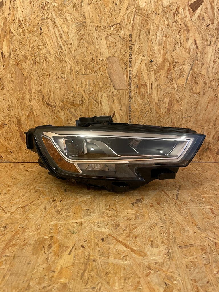 Купить Лампа правая full led audi a3 8v рестайлинг  америка!