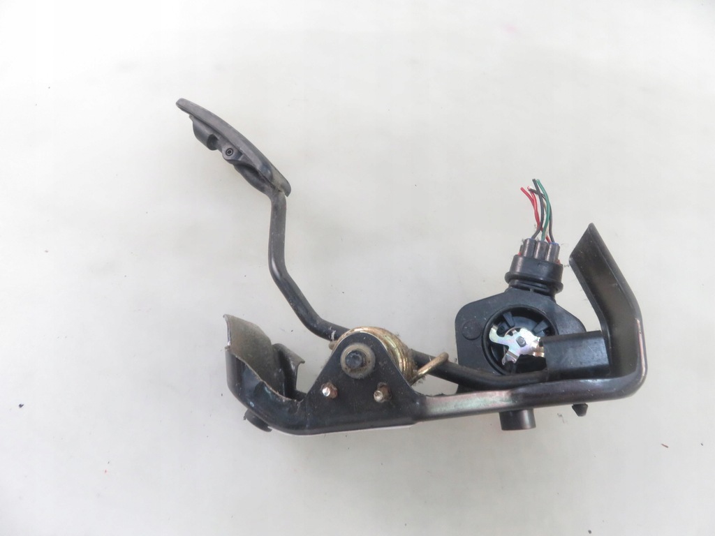 фото №6, Потенциометр газа toyota corolla verso 2.0 d 8928147010 1983003010