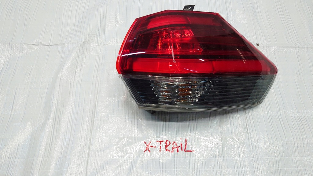фото №1, Nissan x-trail t-32 лампа задняя задняя правая