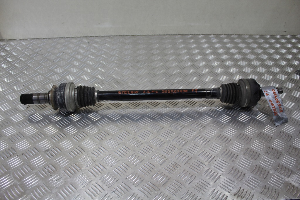 фото №1, Приводной вал правый задняя alfa romeo stelvio 505504240