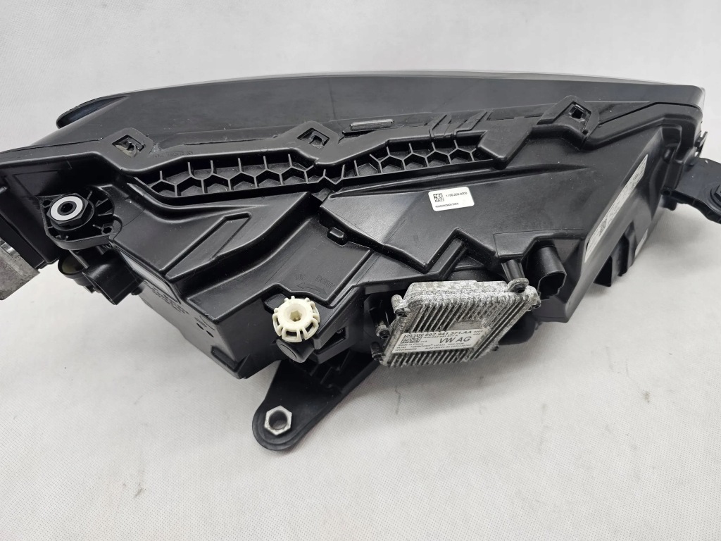 Skoda superb 3 рестайлинг  3v0 фара перед левая full led crystal 3v1941015d Киев