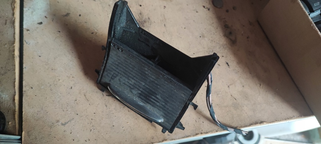 фото №2, Mercedes пепельница