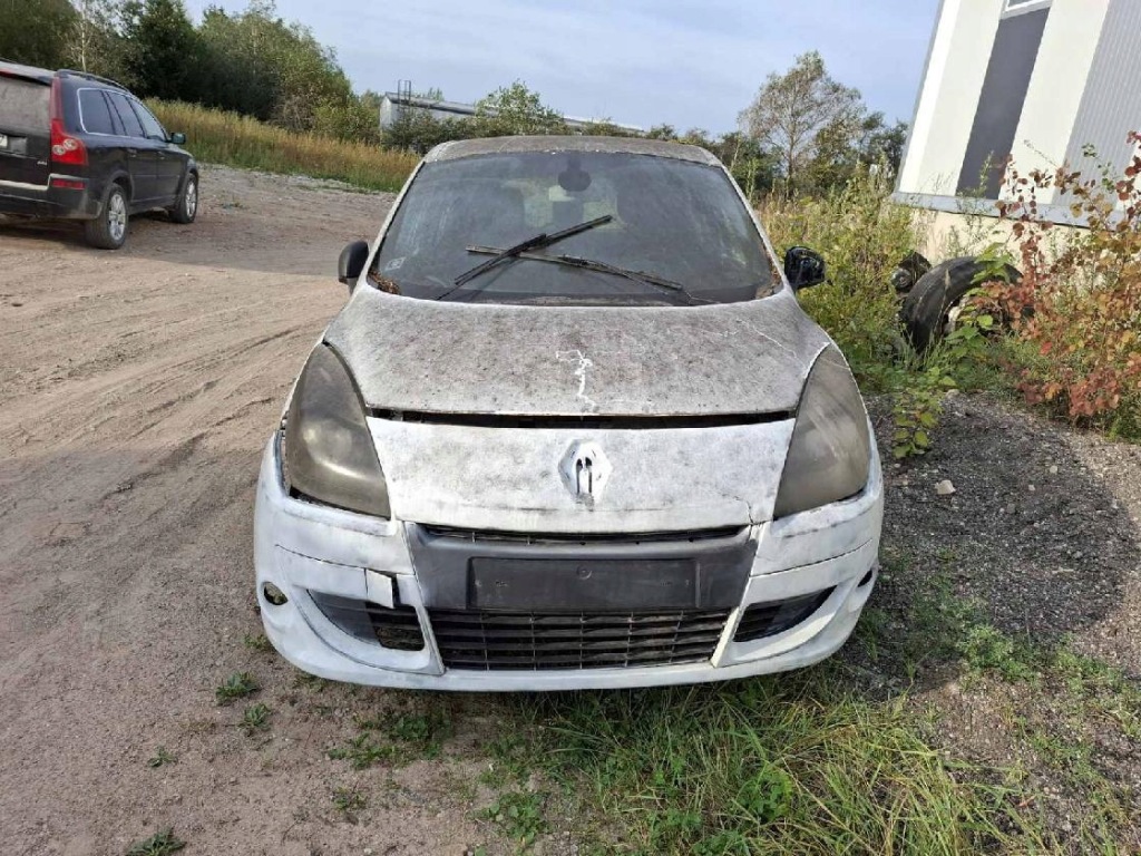 Renault scenic коробка предохранителей 2011 1.5l 243800007r 243800007r, 9152 с Разборки