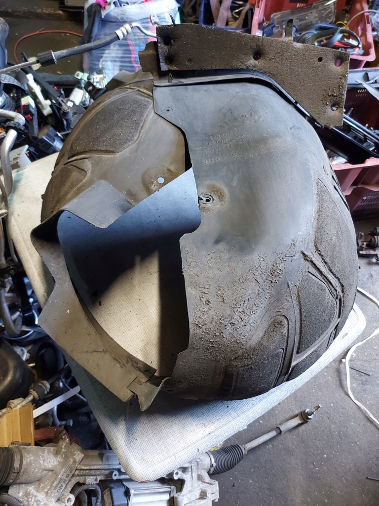 Купити Opel insignia a підкрилок правий перед 13241161