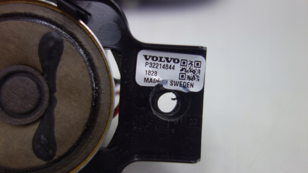 фото №5, Volvo xc40 динамик панели накладка harman kardon