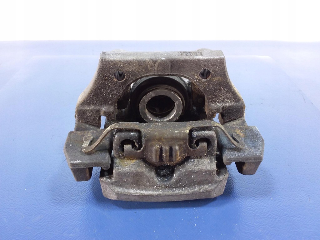 фото №4, Bmw x5 f15 xdrive суппорт задняя правый скоба