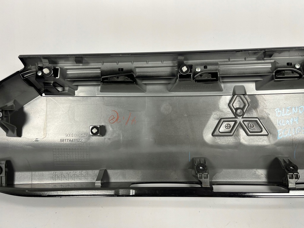 фото №11, Mitsubishi eclipse cross 21- молдинг накладка крышки багажника