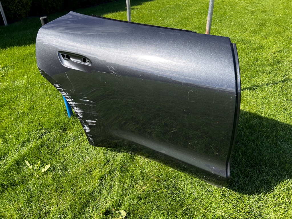 фото №2, Porsche taycan 9j1 дверь правое задняя оригинал