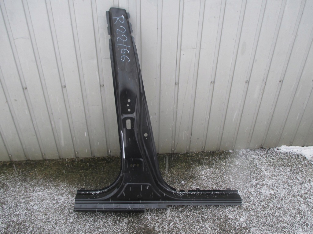 фото №1, Toyota yaris 3 iii 2011-2019 блок двигателя порог правый