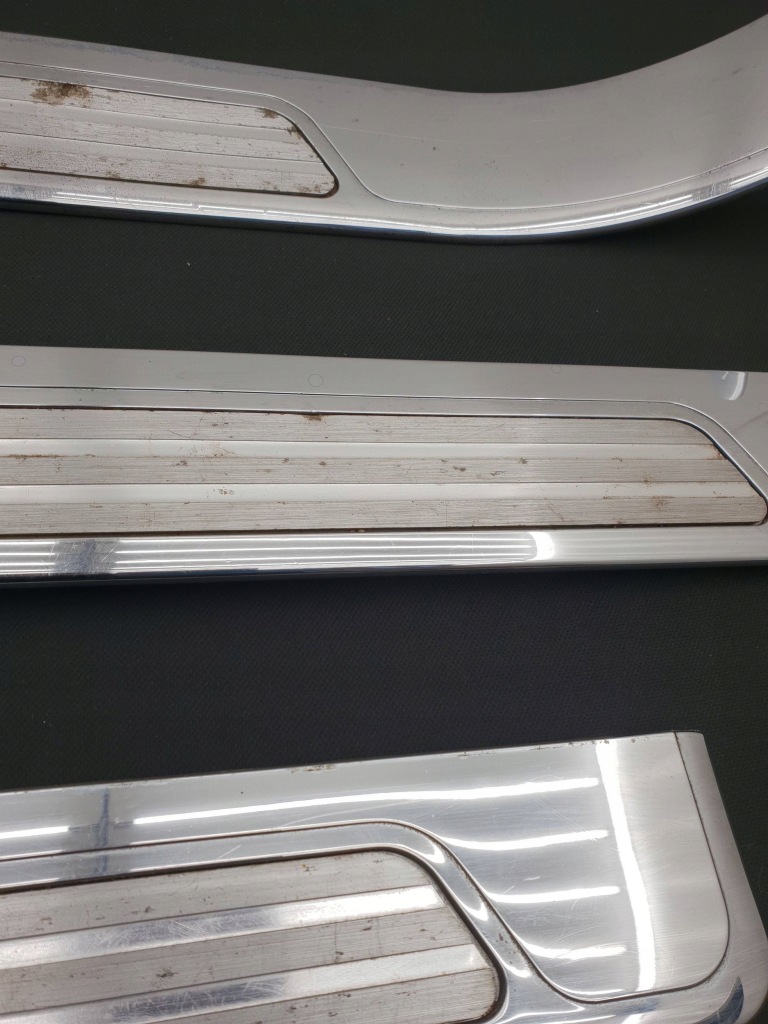 Накладка порог дверь передних комплект bmw 7 e38 8212152 Оригинал