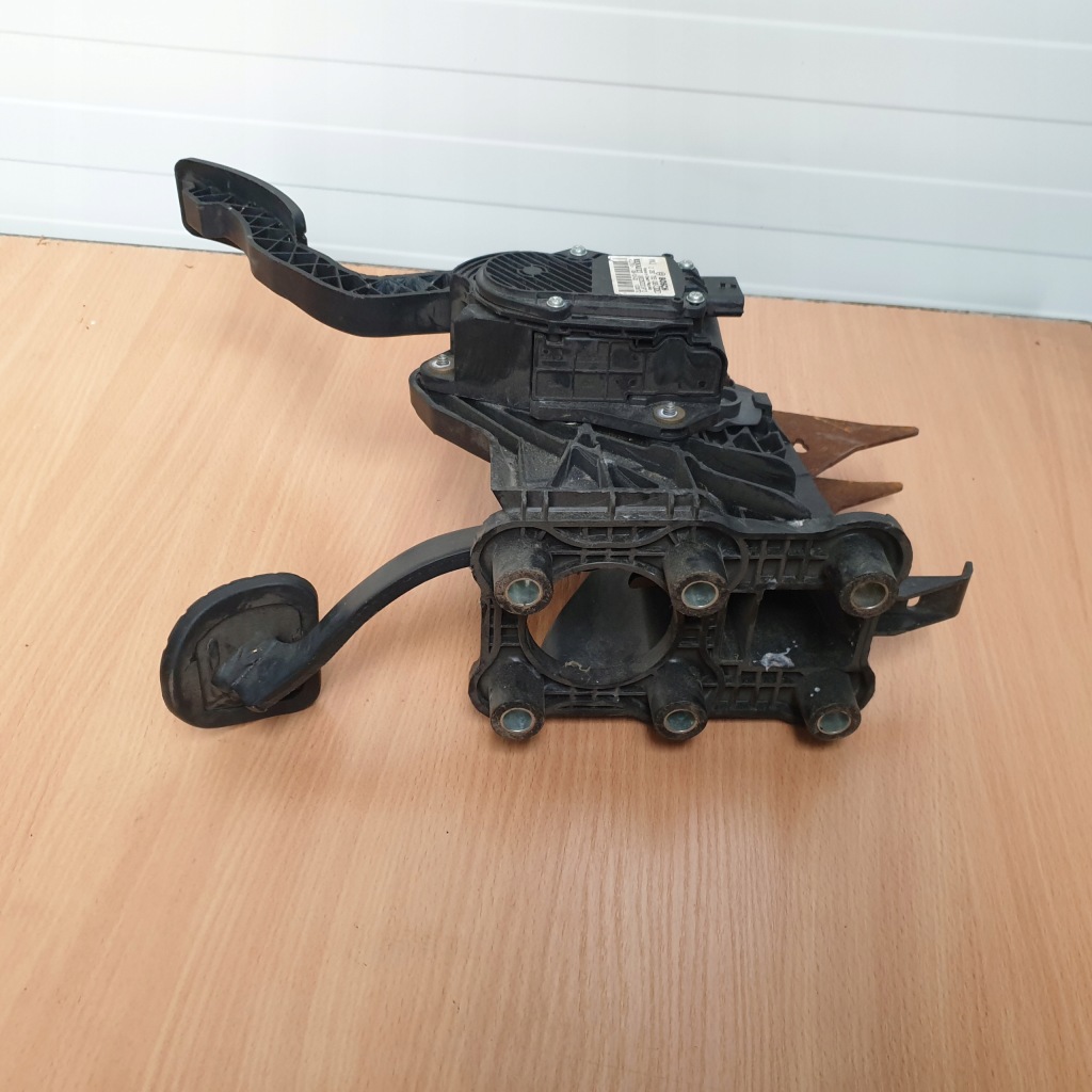 фото №6, Педаль тормоза газа renault laguna iii 3 465010003r