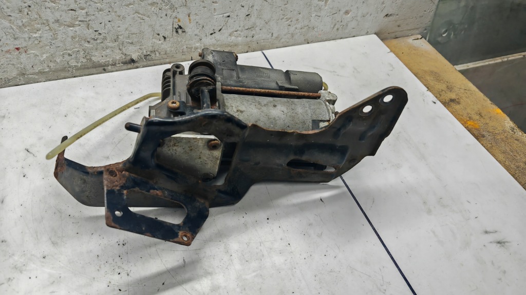 Компрессор подвеска airmatic mercedes w251 r klasa a2513202704 Недорого
