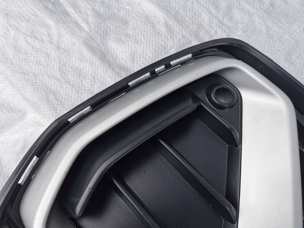 Audi q3 2 83a s-line правий решітка бампера перед 83a807682d Зі Шроту