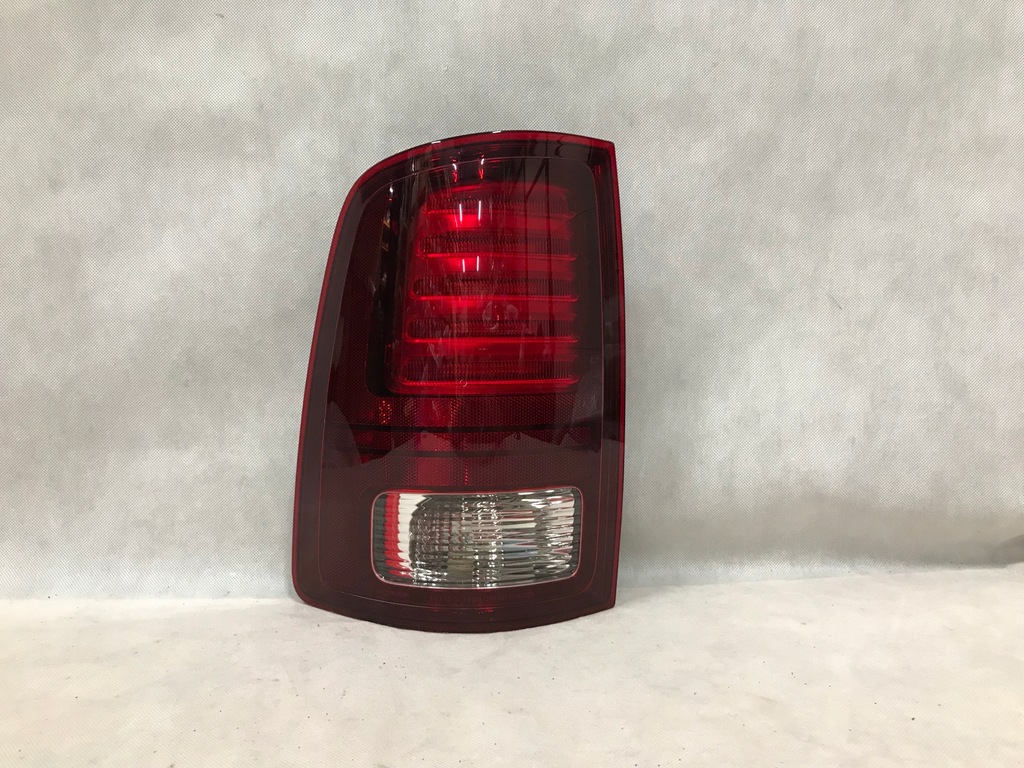 фото №1, Dodge ram 13-18 лампа задняя правая led тонированная usa!