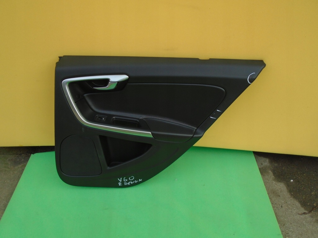фото №1, Volvo v60 обшивка двері правий задня r-design